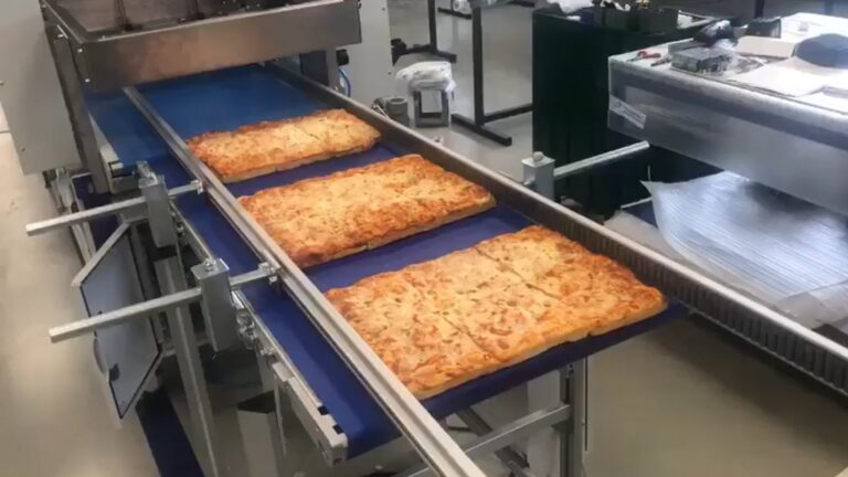 Confezionare pizza con MECPACK FIVE STARS BIG TOUCH